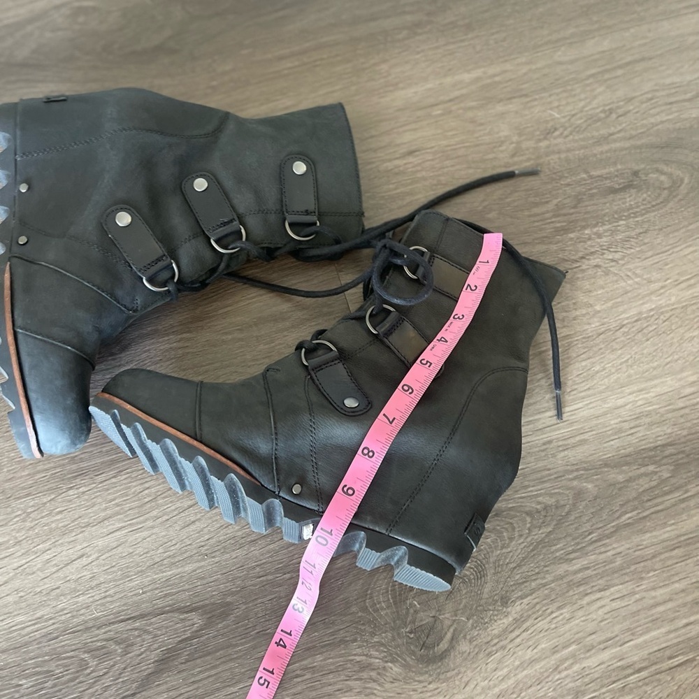 Sorel Joan of Artic Leather Wedge Weatherproof Boots in Black - Picture 5 of 9